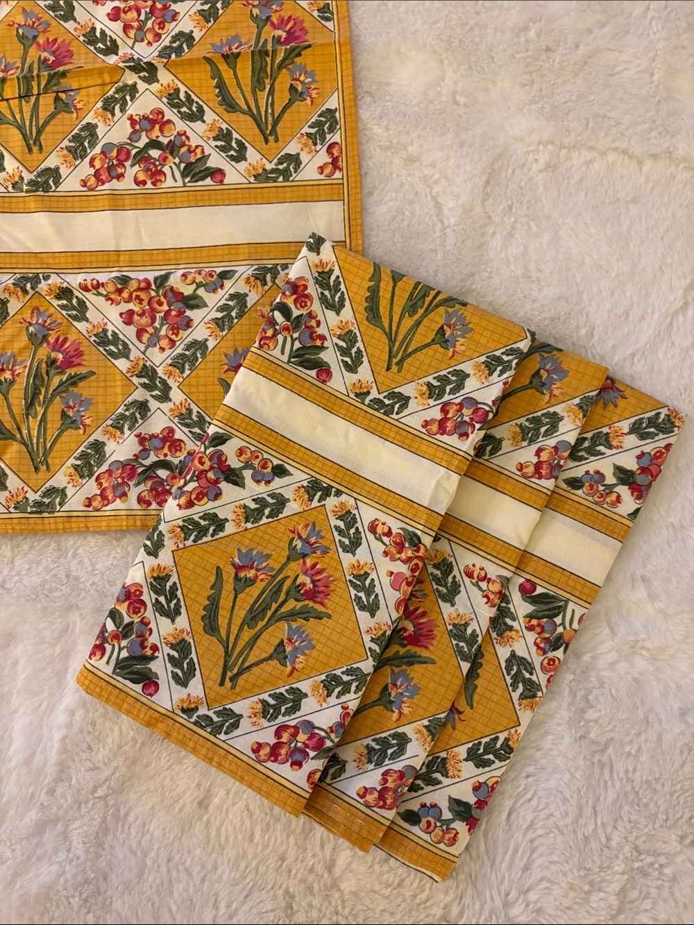 April Cornell French Provenance Floral Napkins Color: Mustard/Red/Green Set of 4